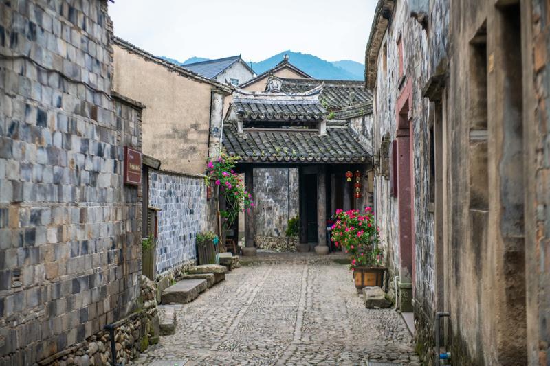 智问答网页-一站式解决你的疑惑-寒暑假你会选择勤工俭学吗?一般会找什么样的工作?